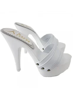 ALL WHITE CLOGS