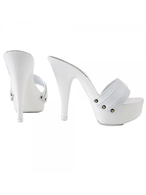 ALL WHITE CLOGS