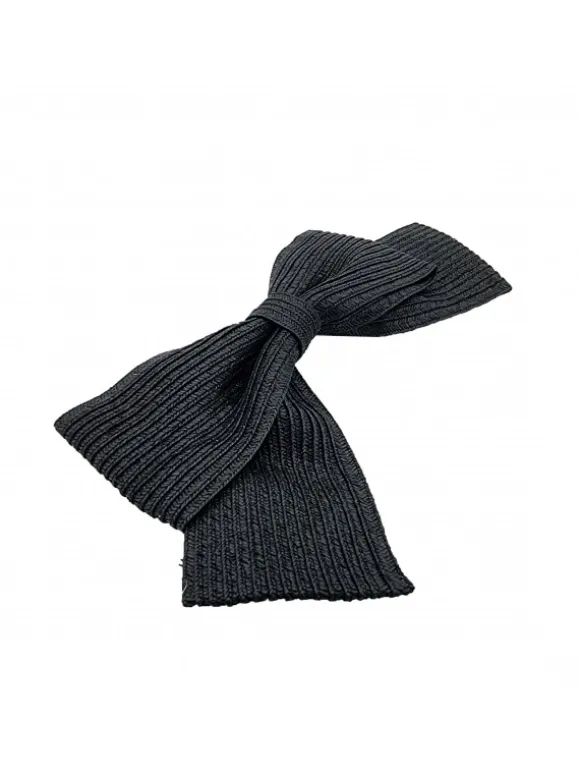BLACK BOW WITH PIN