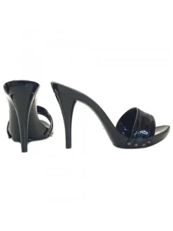 BLACK CLOGS IN PATENT LEATHER