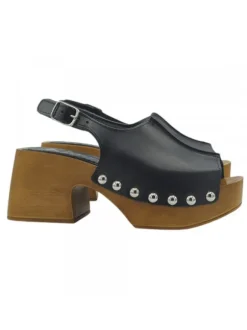 BLACK CLOGS WITH BACK STRAP