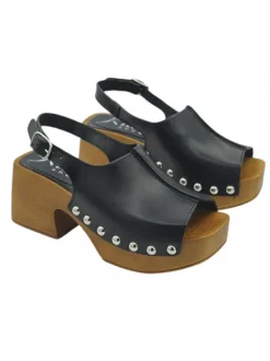 BLACK CLOGS WITH BACK STRAP