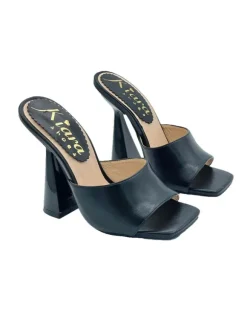 BLACK SANDALS WITH PYRAMID HEEL AND SQUARE TOE