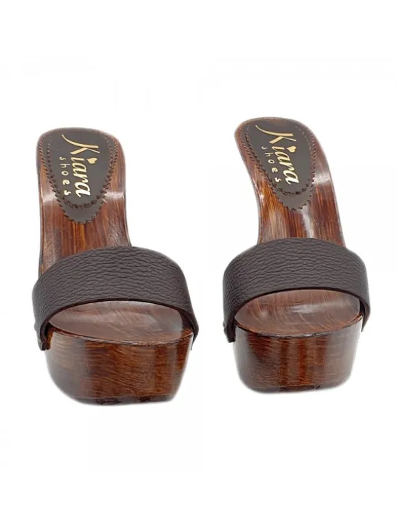 BROWN CLOGS IN LEATHER