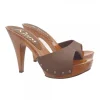 BROWN HANDMADE LADY CLOGS