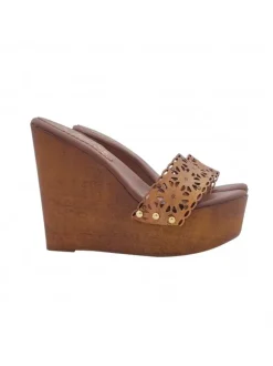 BROWN WEDGE WITH LASERED BAND AND HEEL 13