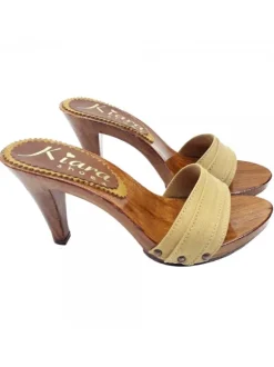 CLOGS IN OCHER