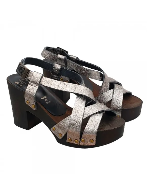 COMFORTABLE CLOGS WITH CROSSED LEATHER BANDS AND STRAP