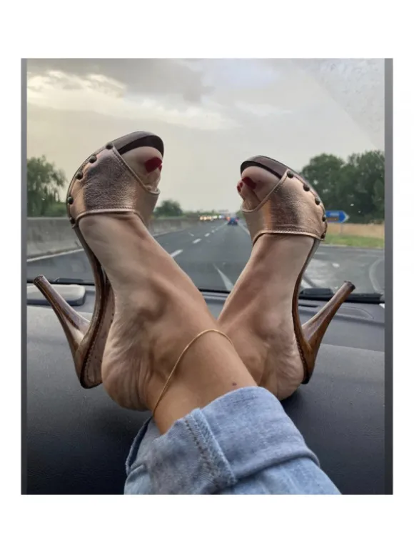 HIGH BRONZE-COLORED CLOGS WITH HEEL 12