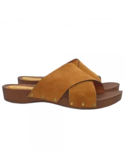 LOW BROWN CLOGS WITH CROSSED BANDS