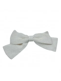 WHITE BOW WITH PIN